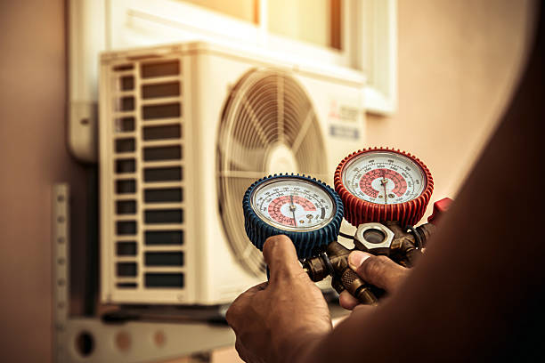Professional Hvac technician working in Tygh Valley, OR